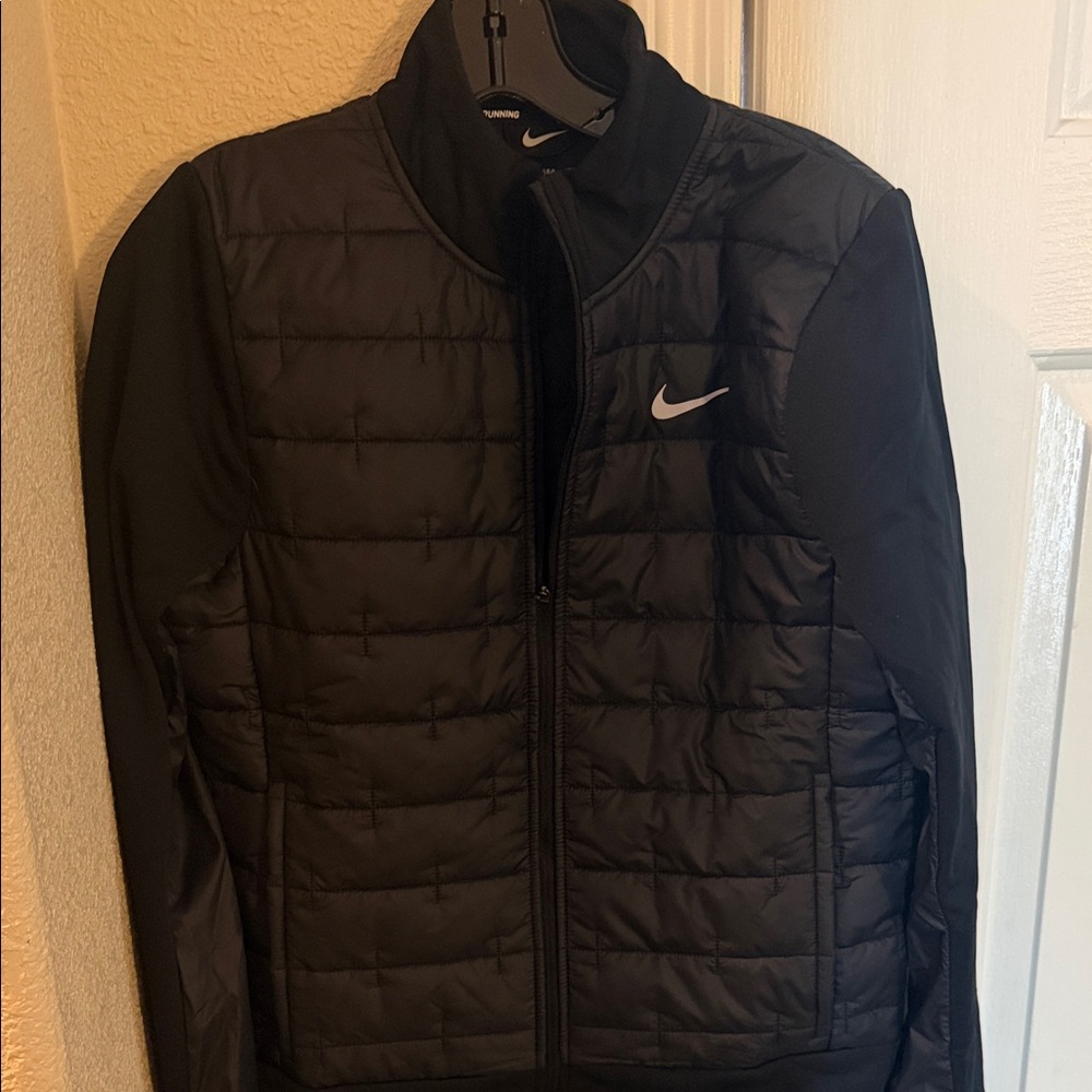 Nike Therma Fit Women’s Black Puffer Jacket